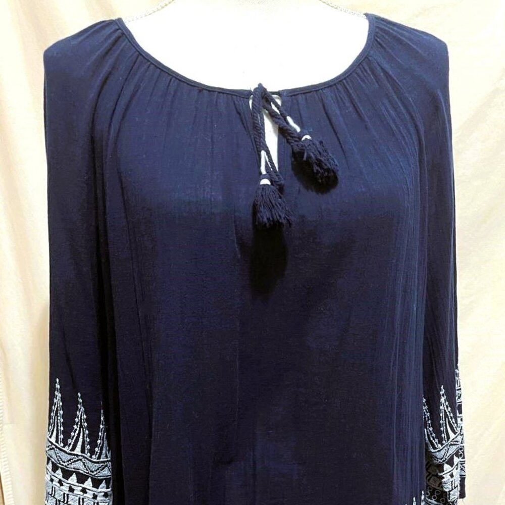 Merona Peasant Top ~ Navy Blue ~ White Embroidery ~ Size Medium ~ Boho Chic ~